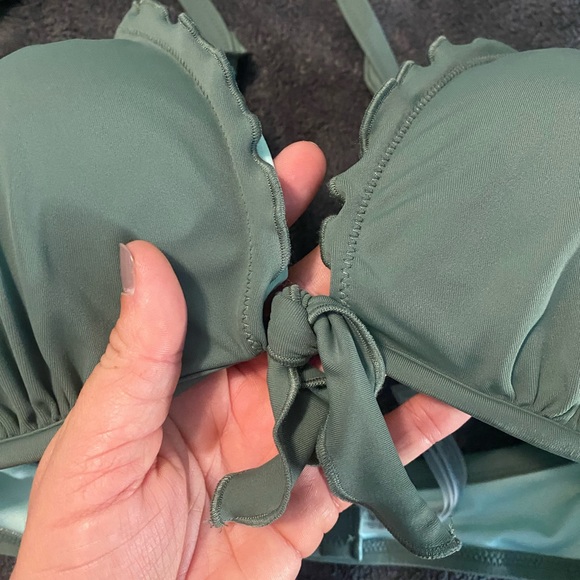 Capri Ruffle Halter Top - Picture 5 of 8